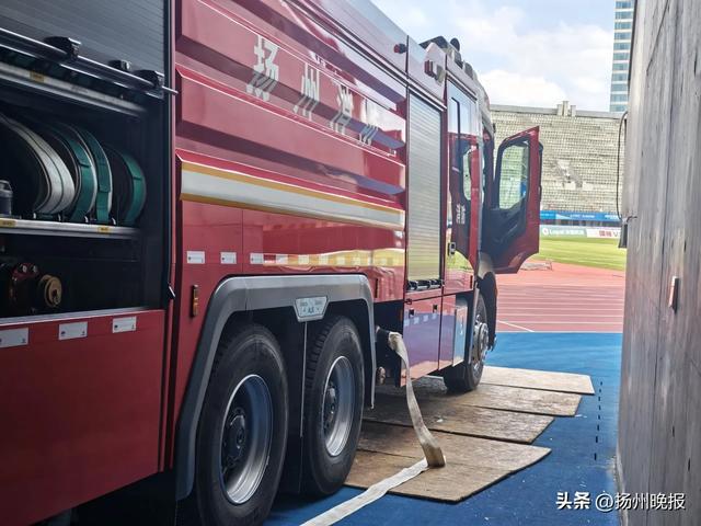 img, 记者在体育