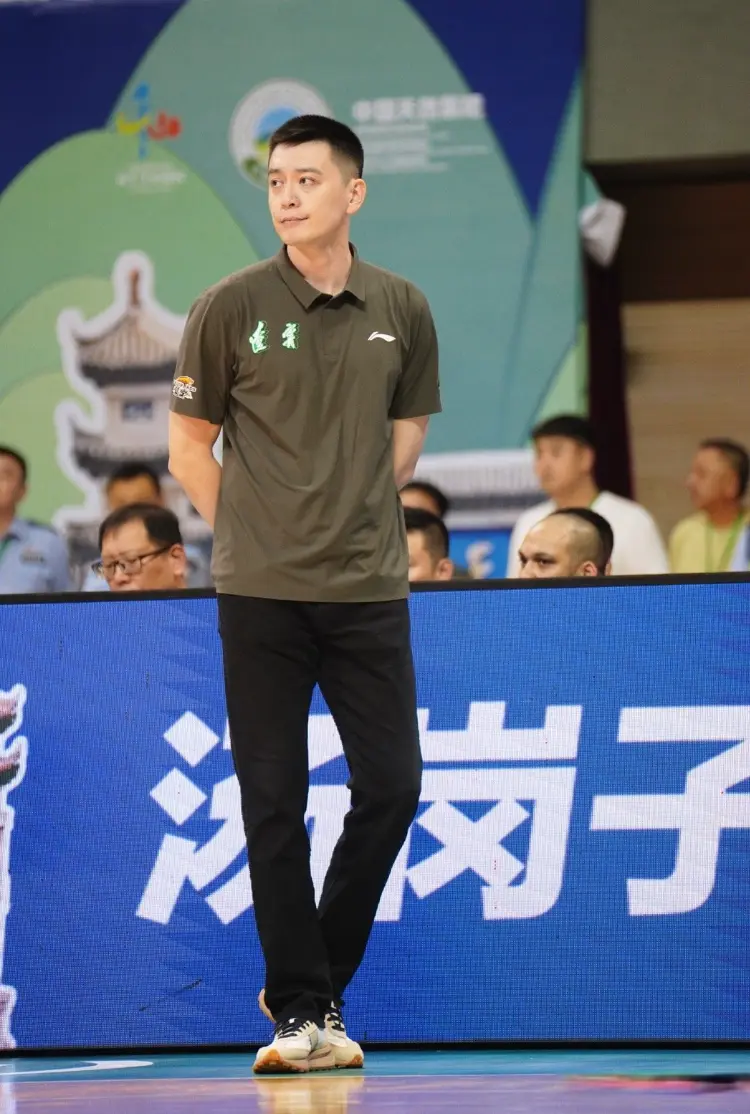 球迷们都知, 算太高, 德君退役