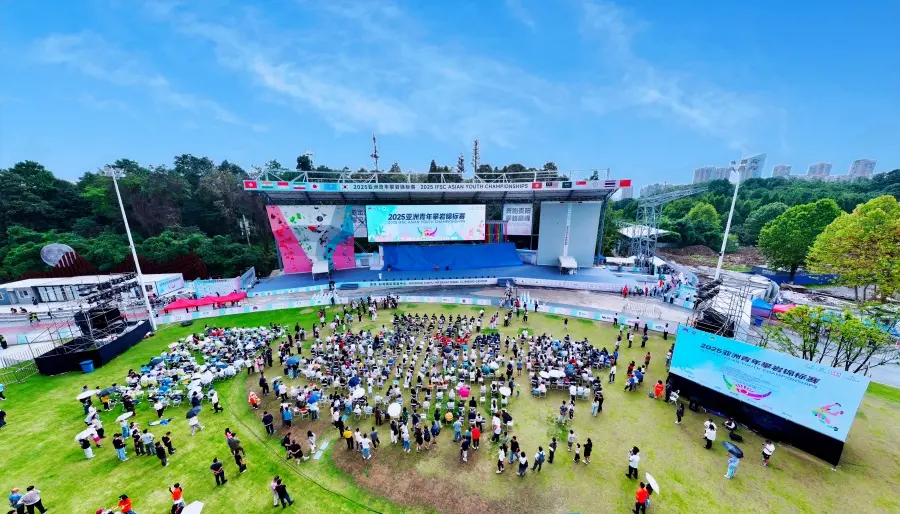 选手在配备, B两条路线, stron