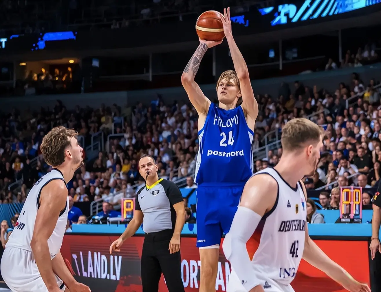 倒下, 芬兰对阵德, 分完败